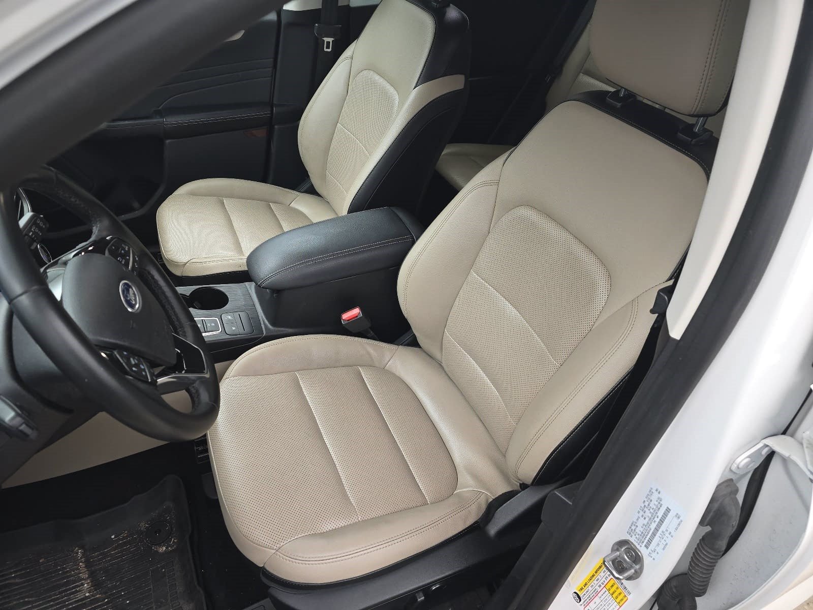 Used 2022 Ford Escape SEL w/ Technology Package FWD image 11