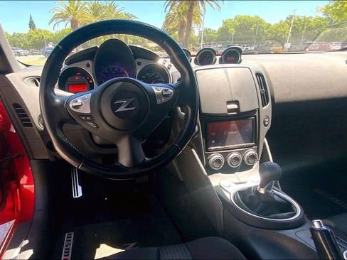 Used 2020 Nissan 370Z Coupe RWD image 5