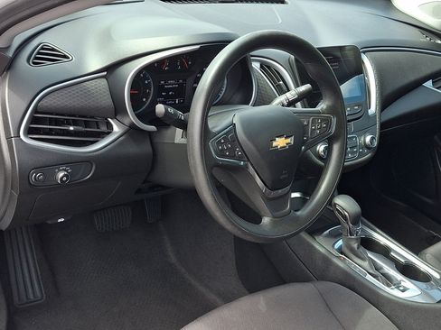 Used 2023 Chevrolet Malibu LT FWD image 25