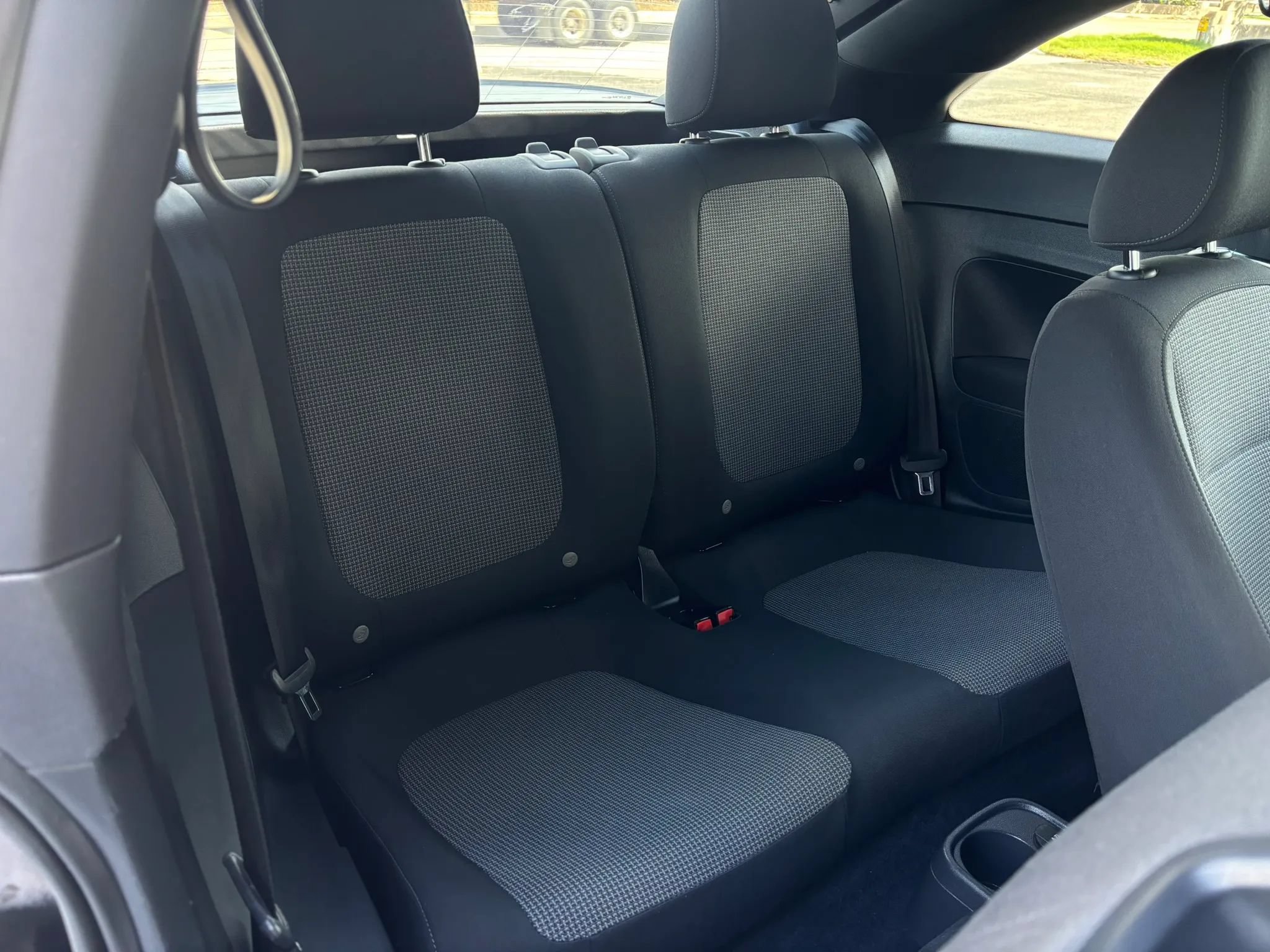 Used 2018 Volkswagen Beetle 2.0T S FWD image 49