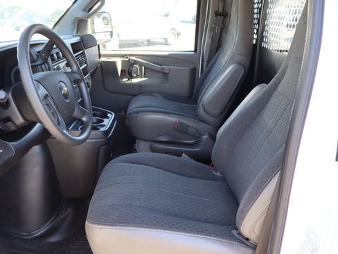 Used 2025 Chevrolet Express 2500 w/ Driver Convenience Package RWD image 17