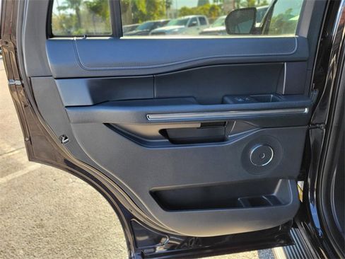 Used 2024 Ford Expedition XLT image 14