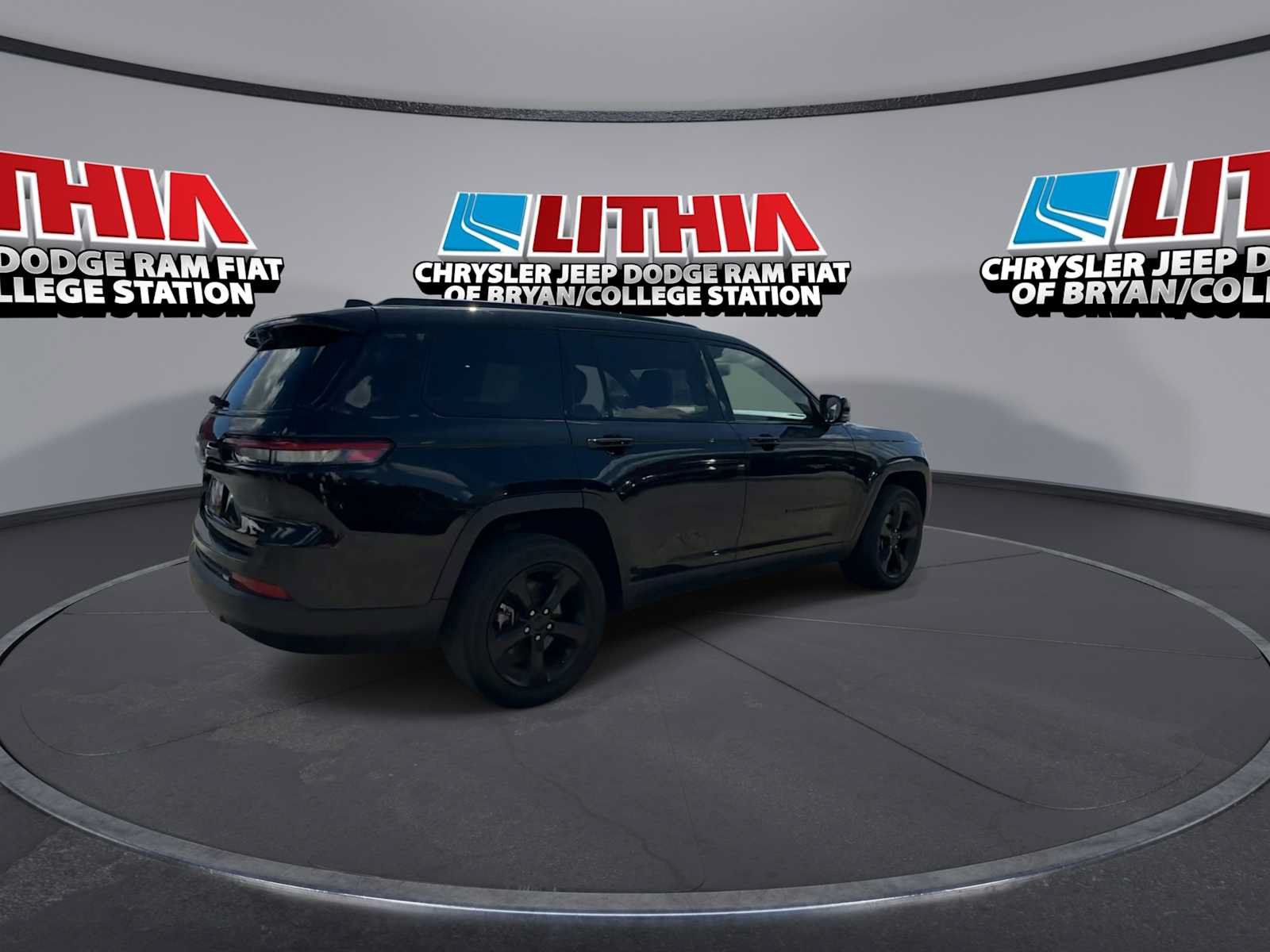 Used 2023 Jeep Grand Cherokee L Laredo AWD/4WD image 8