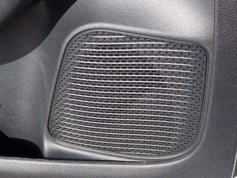 New 2026 Chrysler Pacifica Select AWD/4WD image 16