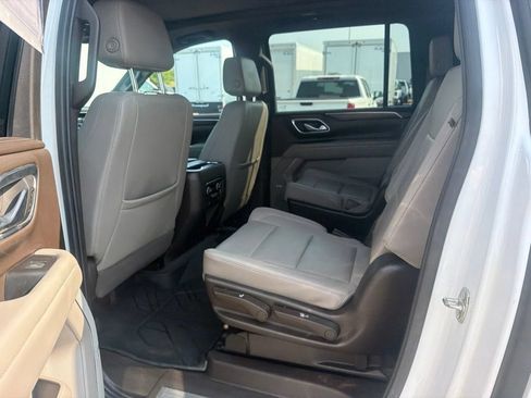 Certified 2023 Chevrolet Suburban Z71 w/ Z71 Off-Road Package AWD/4WD image 33