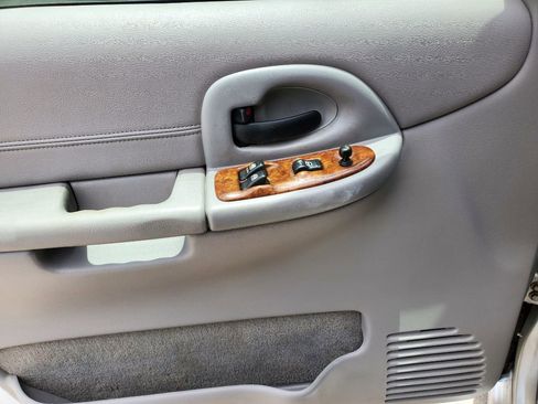 Used 2002 Oldsmobile Silhouette GLS w/ Towing Pkg FWD image 14