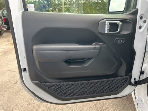 New 2026 Jeep Gladiator Sport AWD/4WD image 33