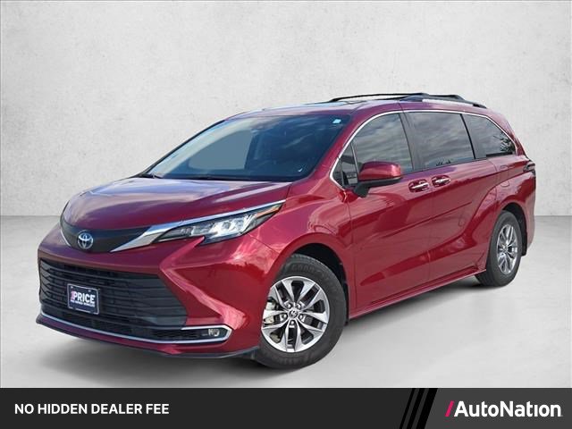Used 2023 Toyota Sienna XLE FWD image 1