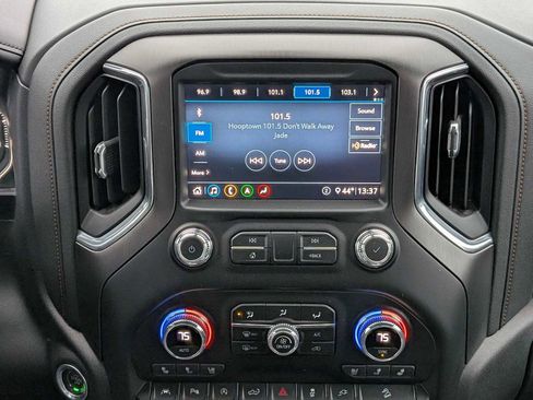 Used 2020 GMC Sierra 1500 AT4 w/ AT4 Premium Package image 29