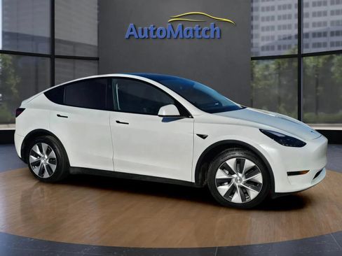 Used 2025 Tesla Model Y Long Range AWD/4WD image 12