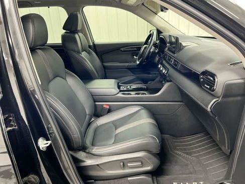 Used 2024 Honda Pilot Touring image 23