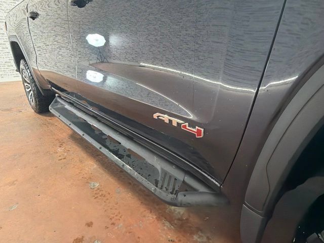 Used 2023 GMC Sierra 1500 AT4 w/ AT4 Premium Package AWD/4WD image 11