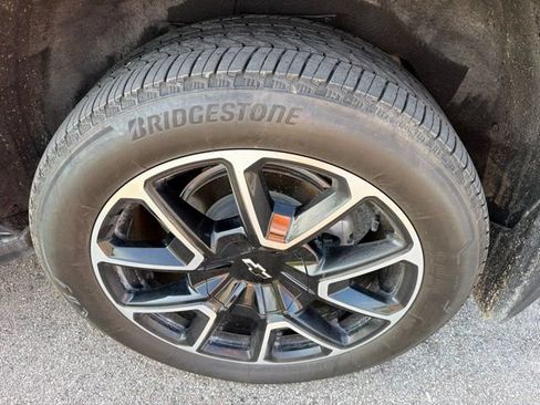 Used 2026 Chevrolet Suburban RST w/ Comfort Package AWD/4WD image 14