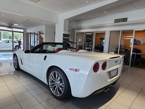 Used 2009 Chevrolet Corvette Convertible w/ Preferred Equipment Group RWD image 3