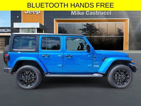 Used 2023 Jeep Wrangler Unlimited Sahara w/ Dual Top Group AWD/4WD image 3