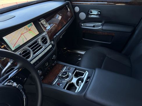 Used 2014 Rolls-Royce Ghost RWD image 16