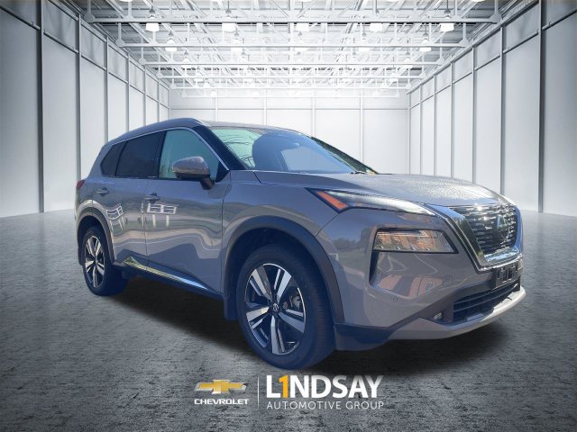 Used 2021 Nissan Rogue SL w/ Premium Package AWD/4WD image 2