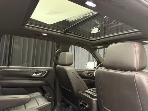 Used 2022 Chevrolet Suburban RST w/ Luxury Package AWD/4WD image 29