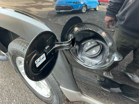 Used 2002 Chevrolet Tahoe Z71 image 49