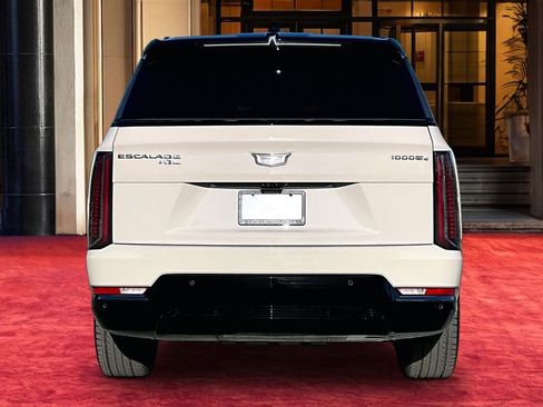New 2026 Cadillac Escalade IQL Sport 2 AWD/4WD image 5