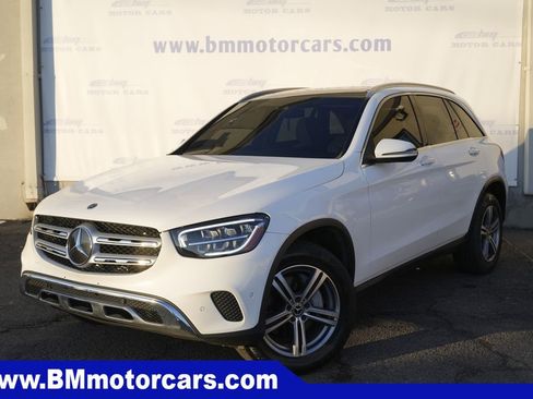 Used 2022 Mercedes-Benz GLC 300 4MATIC w/ Premium Package Lite image 2