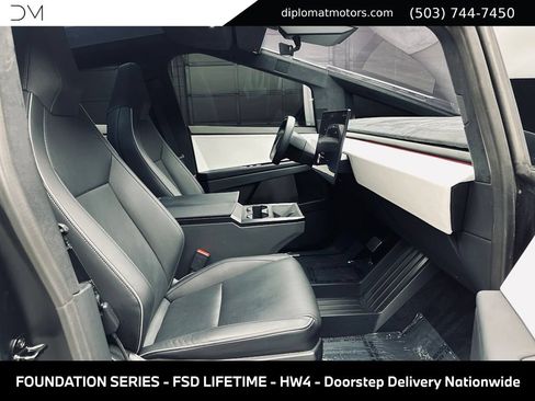Used 2024 Tesla Cybertruck Cyberbeast AWD/4WD image 19