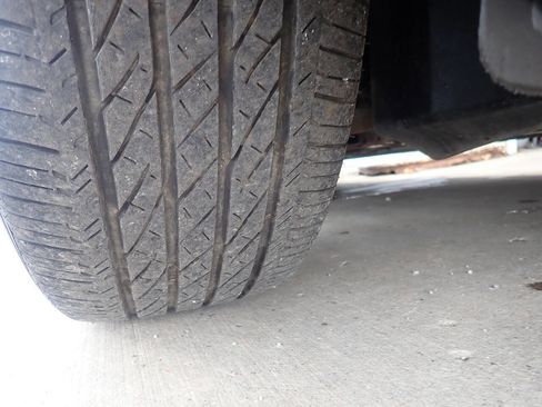 Used 2010 Chrysler Sebring Limited w/ Electronics Convenience Group image 33