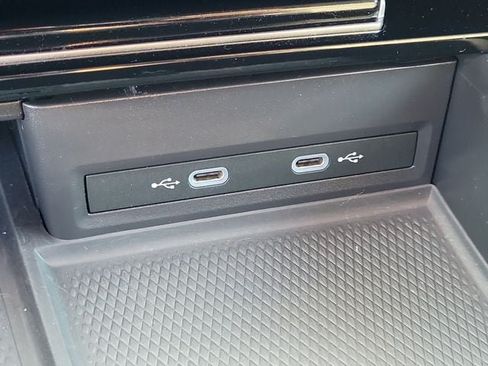 Certified 2024 Volkswagen Atlas SE FWD image 28