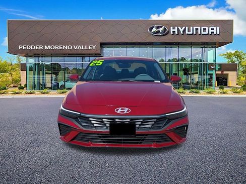 Certified 2025 Hyundai Elantra SE w/ Cargo Package FWD image 8