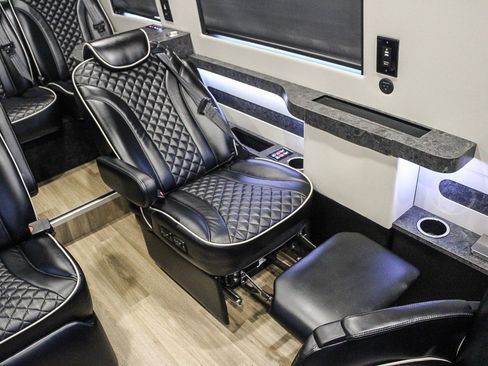 Used 2017 Mercedes-Benz Sprinter 3500 image 19