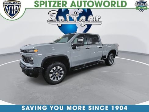 Used 2024 Chevrolet Silverado 2500 Custom w/ Custom Value Package image 4