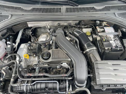 Used 2025 Volkswagen Jetta SE image 33