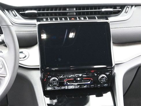 New 2025 Jeep Grand Cherokee L Limited image 28