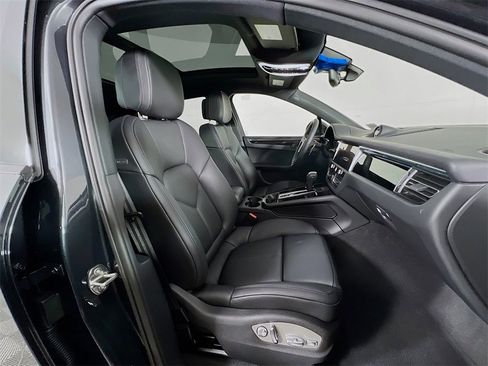 New 2026 Porsche Macan image 30