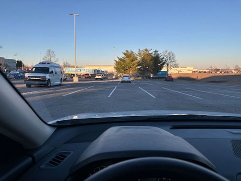 Used 2025 Nissan Altima 2.5 SV image 33