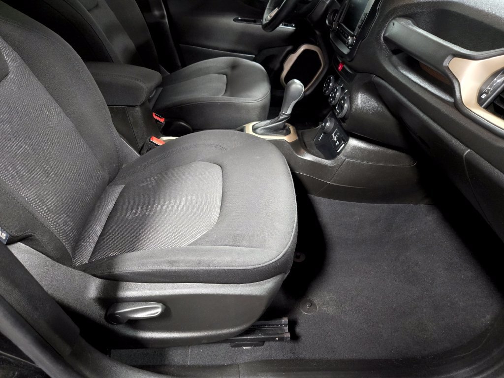 Used 2016 Jeep Renegade Latitude AWD/4WD image 49