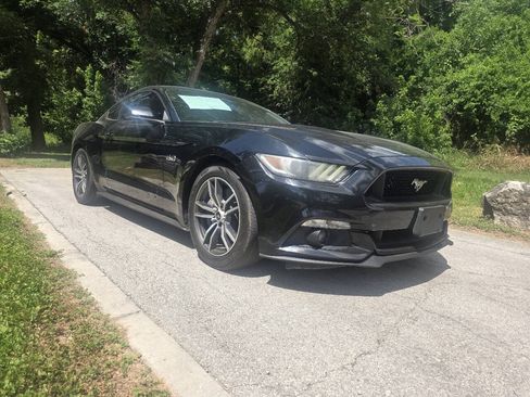 Used 2015 Ford Mustang GT RWD image 2