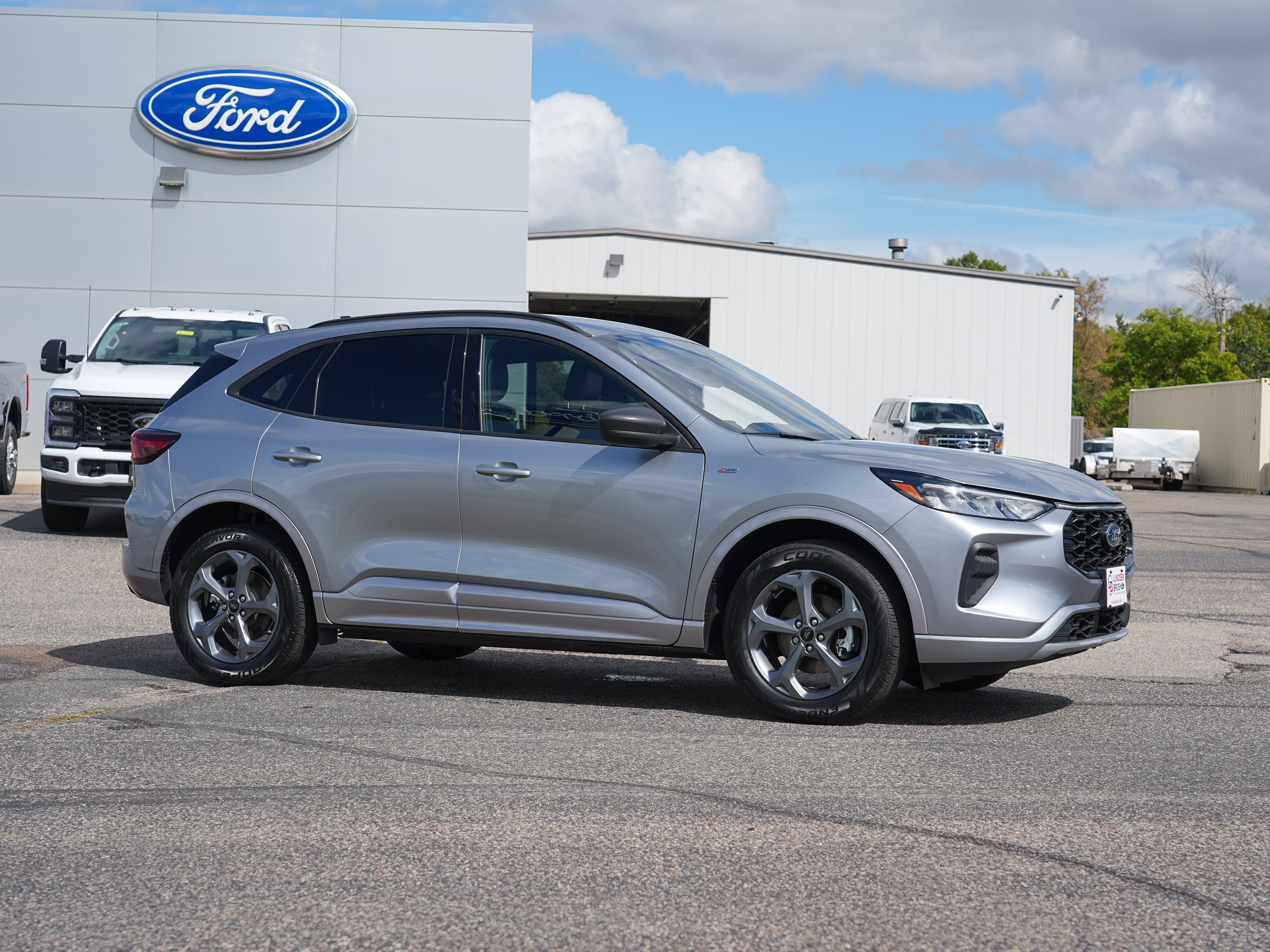 Used 2024 Ford Escape ST-Line w/ Tech Pack #1 AWD/4WD image 2