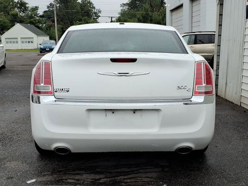 Used 2013 Chrysler 300 C RWD image 4