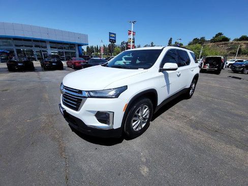 Used 2023 Chevrolet Traverse LT FWD image 4