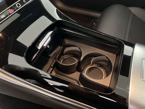 Certified 2025 Mercedes-Benz GLC 300 4MATIC image 8