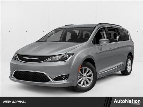 Used 2019 Chrysler Pacifica Limited FWD image 1