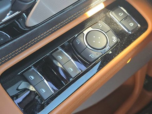 Used 2022 Lincoln Aviator Black Label w/ Class IV Trailer Tow Package AWD/4WD image 28