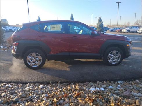 New 2026 Hyundai Kona SE image 8