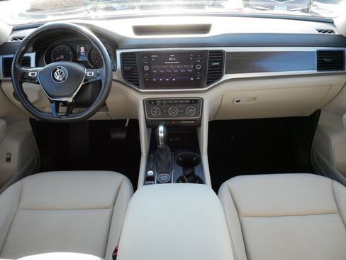 Used 2019 Volkswagen Atlas SE w/ Panoramic Sunroof Package image 10