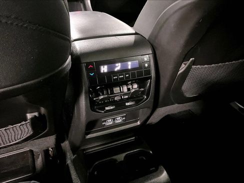 Used 2023 Jeep Grand Cherokee L Laredo image 30