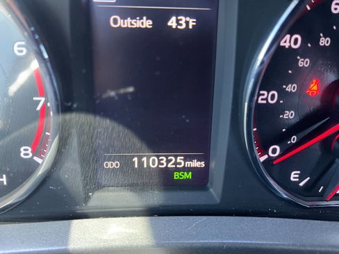 Used 2018 Toyota RAV4 SE w/ Power Extra Value Package image 35