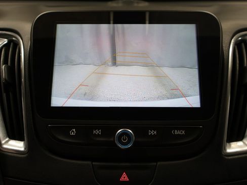 Used 2018 Chevrolet Malibu LT FWD image 28