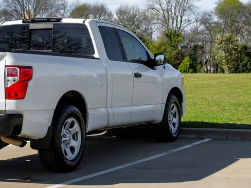 Used 2021 Nissan Titan S RWD image 13