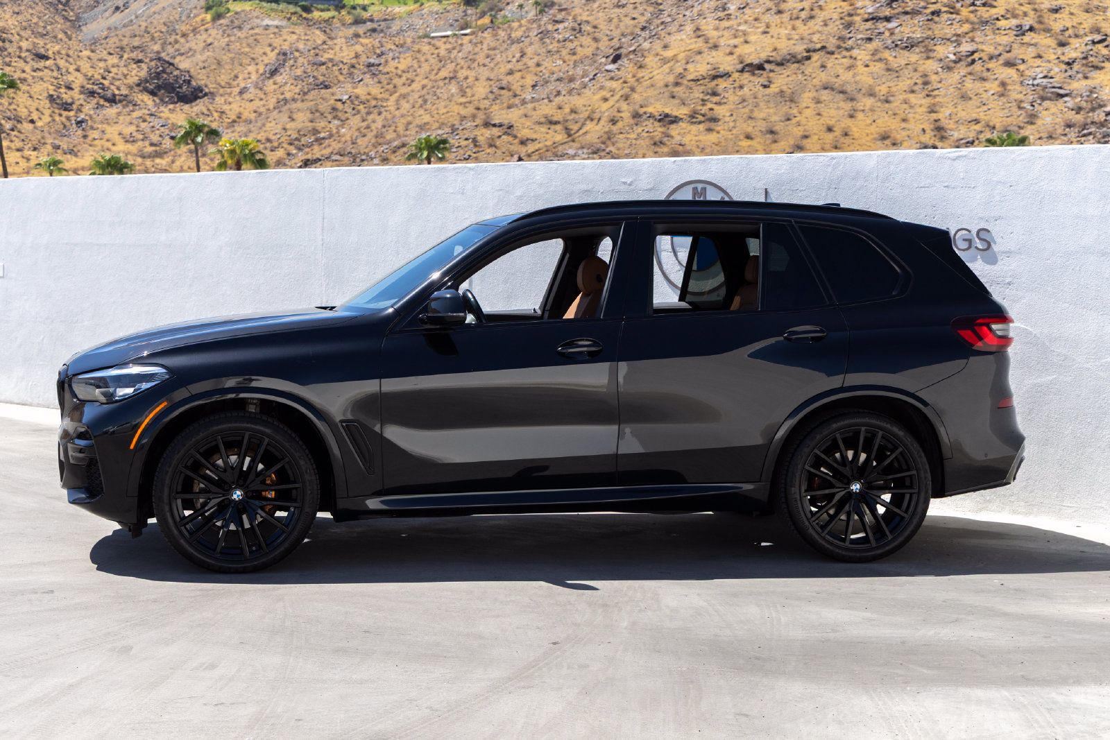 Used 2023 BMW X5 xDrive40i w/ M Sport Package AWD/4WD image 3